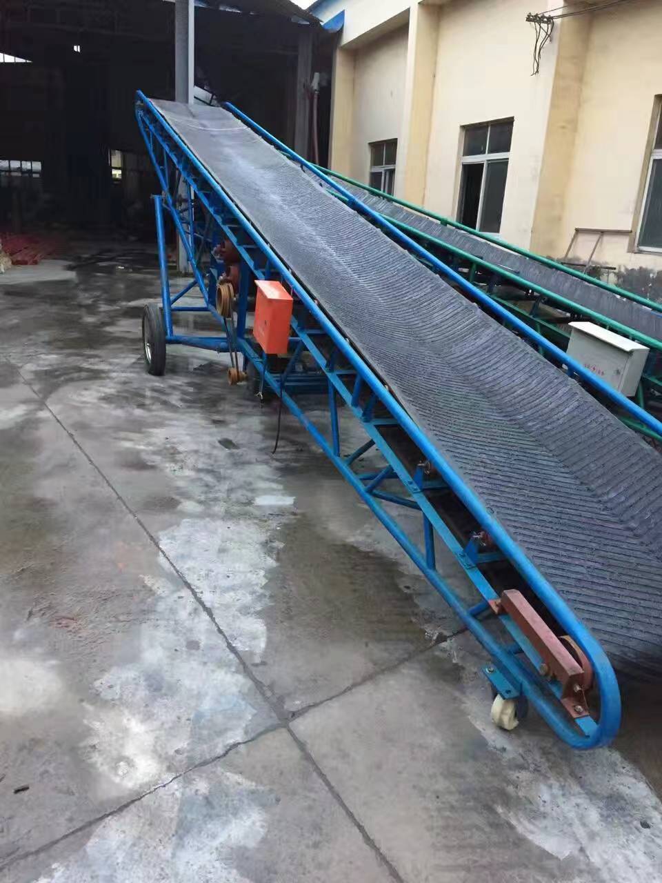 皮帶輸送機(jī)